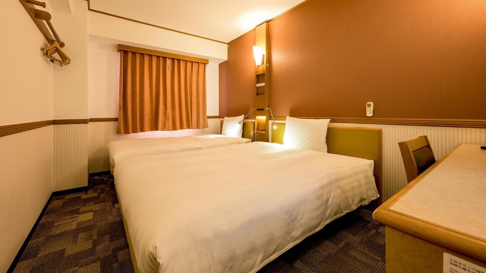 Toyoko Inn Takasaki Eki Nishi Guchi No 2 Room photo