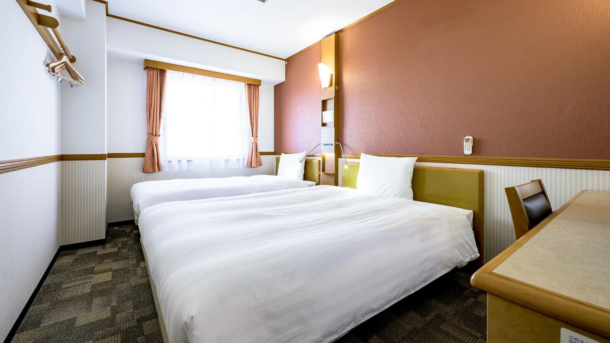 Toyoko Inn Takasaki Eki Nishi Guchi No 2 Room photo